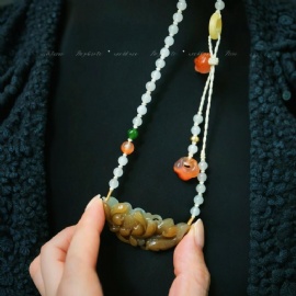 Hetian Jade Handmade Necklace: 